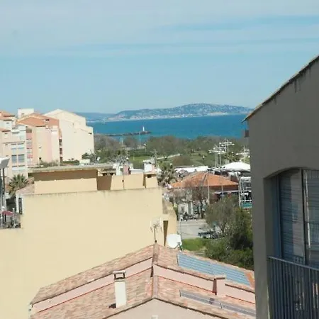 Apartment Studio With Street View 168